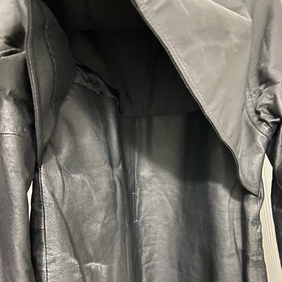 Liz Baker Black Leather Coat - Picture 6 of 9